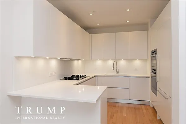 Rented by Trump International Realty | media 20