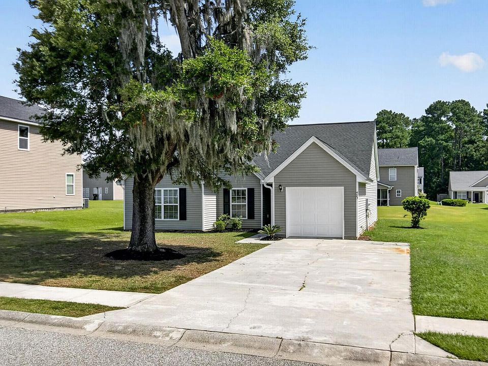 1st image of 425 Watershed Dr
