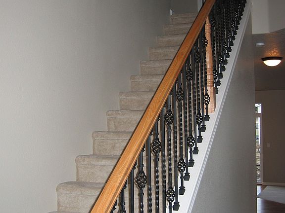 3rd image of 4419 SE Oakhurst St