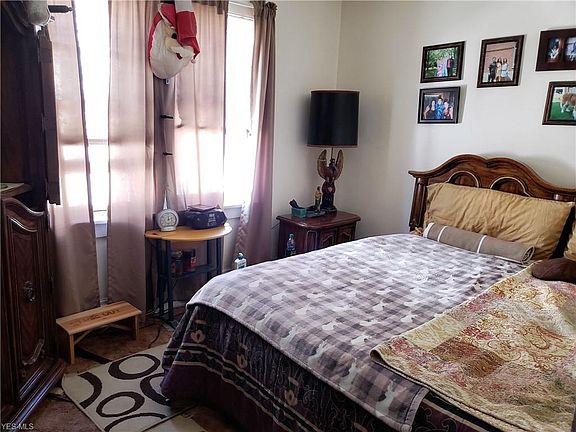5th image of 2805 Portman Ave