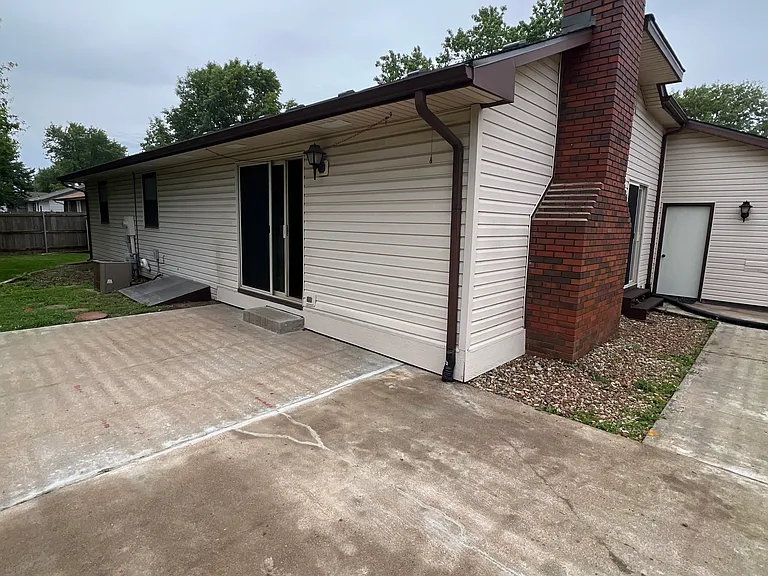 1742 N Callahan St — Photo 30