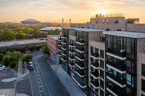 Sold by E Realty International Corp | media 1