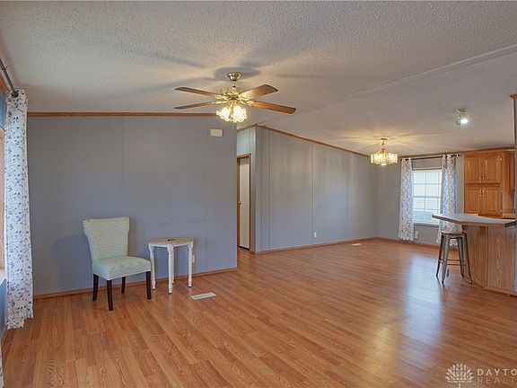 3rd image of 427 Alisha Ln