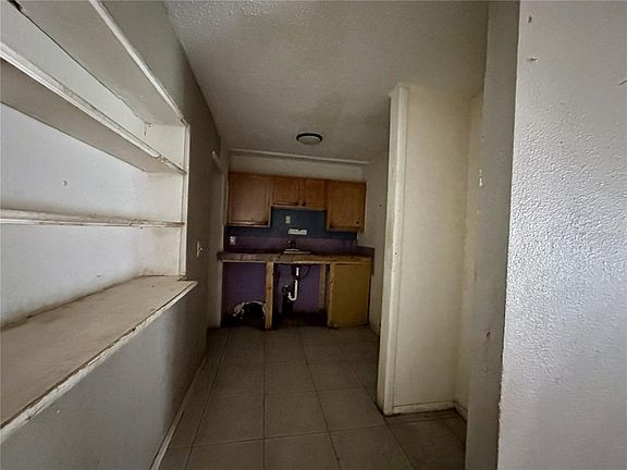 5th image of 4640 NE Cubitis Ave