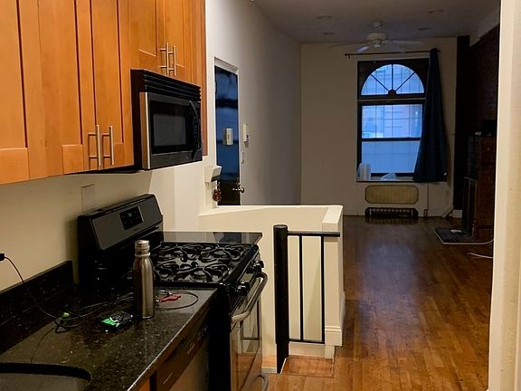 4th image of 305 E 91st St APT 1B