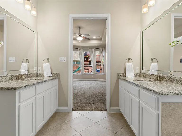 2703 Navarro Trl — Photo 13