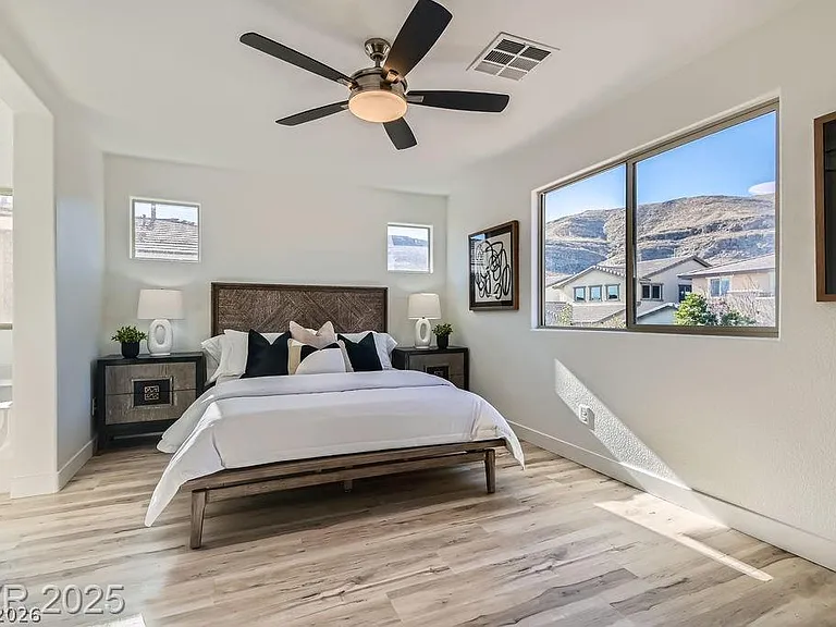 5873 Skyfall Ct — Photo 36