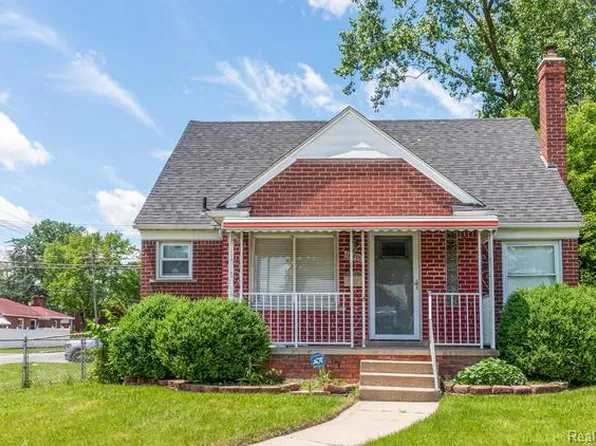 19901 Hubbell St, Detroit, MI 48235