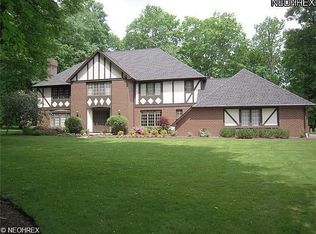 40 Pine River Dr, Bentleyville, OH 44022
