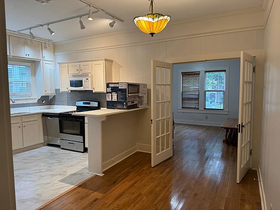 3rd image of 1615 1/2 Weincke St #1/2