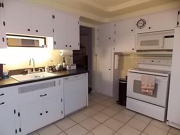 2nd image of 6437 Greenfield Dr