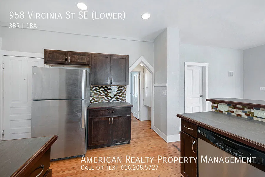 3 bed, 944 sqft, $1,850 — Photo 2