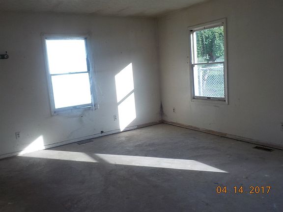 5th image of 200 Kentucky Dr