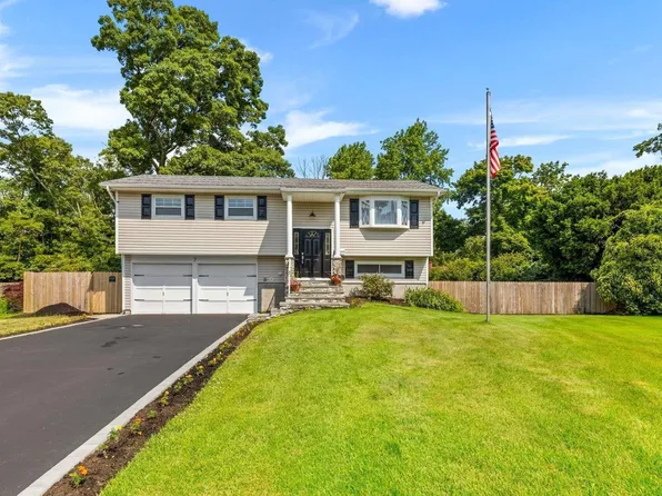 7 Regina, Bay Shore, NY 11706