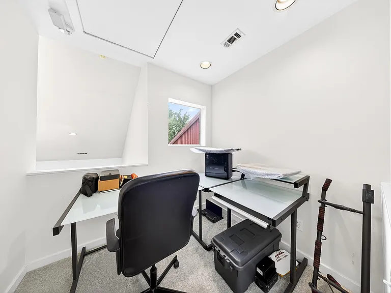 2809 Crawford St — Photo 12