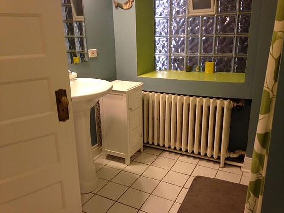 2nd image of 940 Hinman Ave