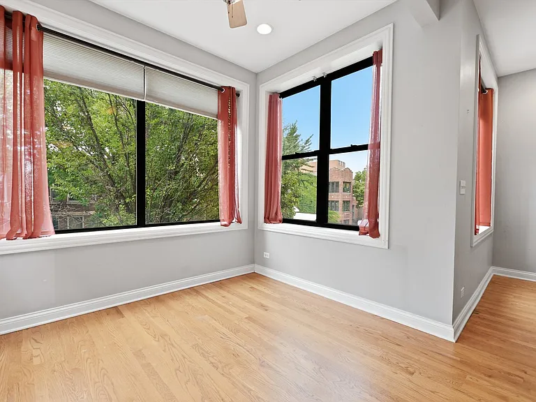 2610 W Iowa St #2F — Photo 4
