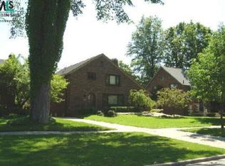 1320 Yorkshire Rd, Grosse Pointe, MI 48230