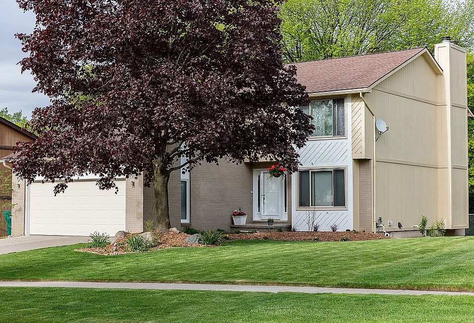 1st image of 25370 Buckminster Dr