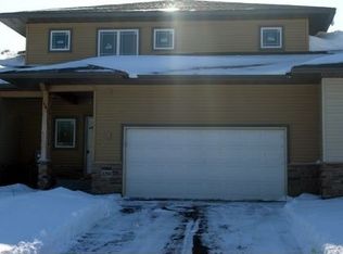 1203 Vernon Dr, Carver, MN 55315