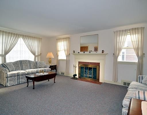 3rd image of 85 Cypress Dr