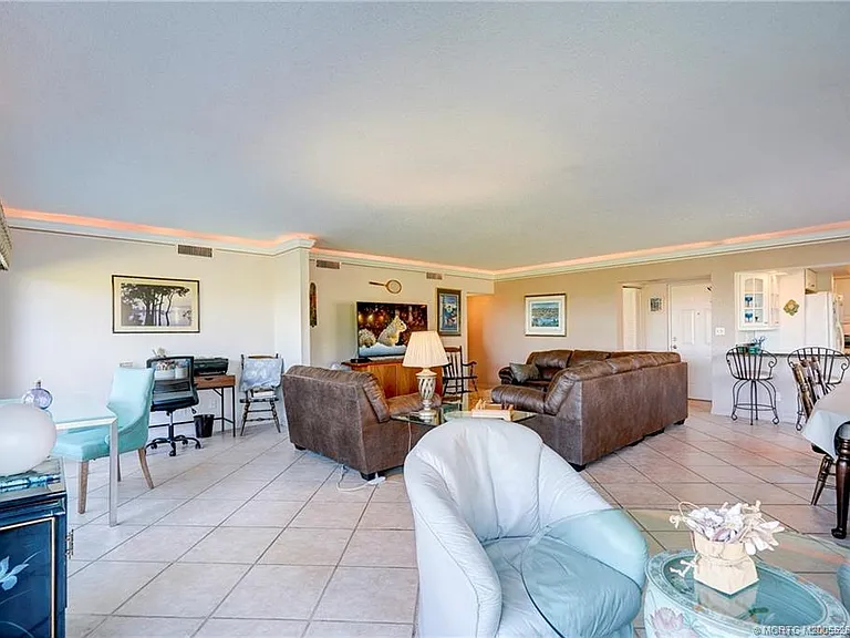1289 NE Ocean Blvd #2 — Photo 17