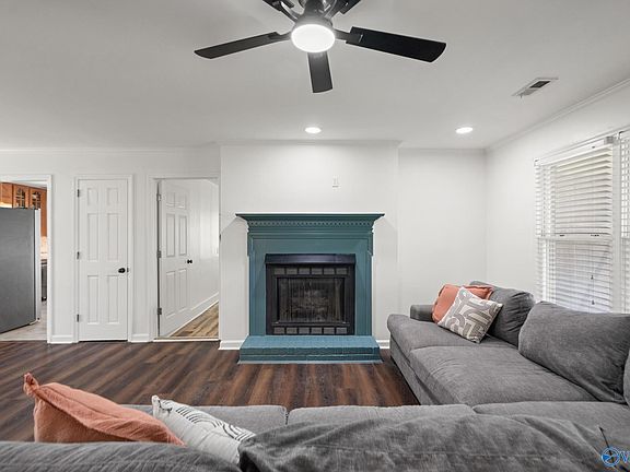 5th image of 102 Harwell Cir