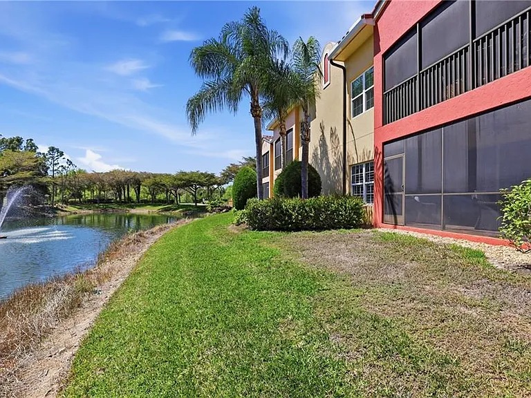 8601 Piazza Del Lago Cir #203 — Photo 29