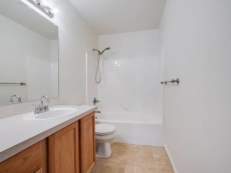 908 SW 175th Ter — Photo 5