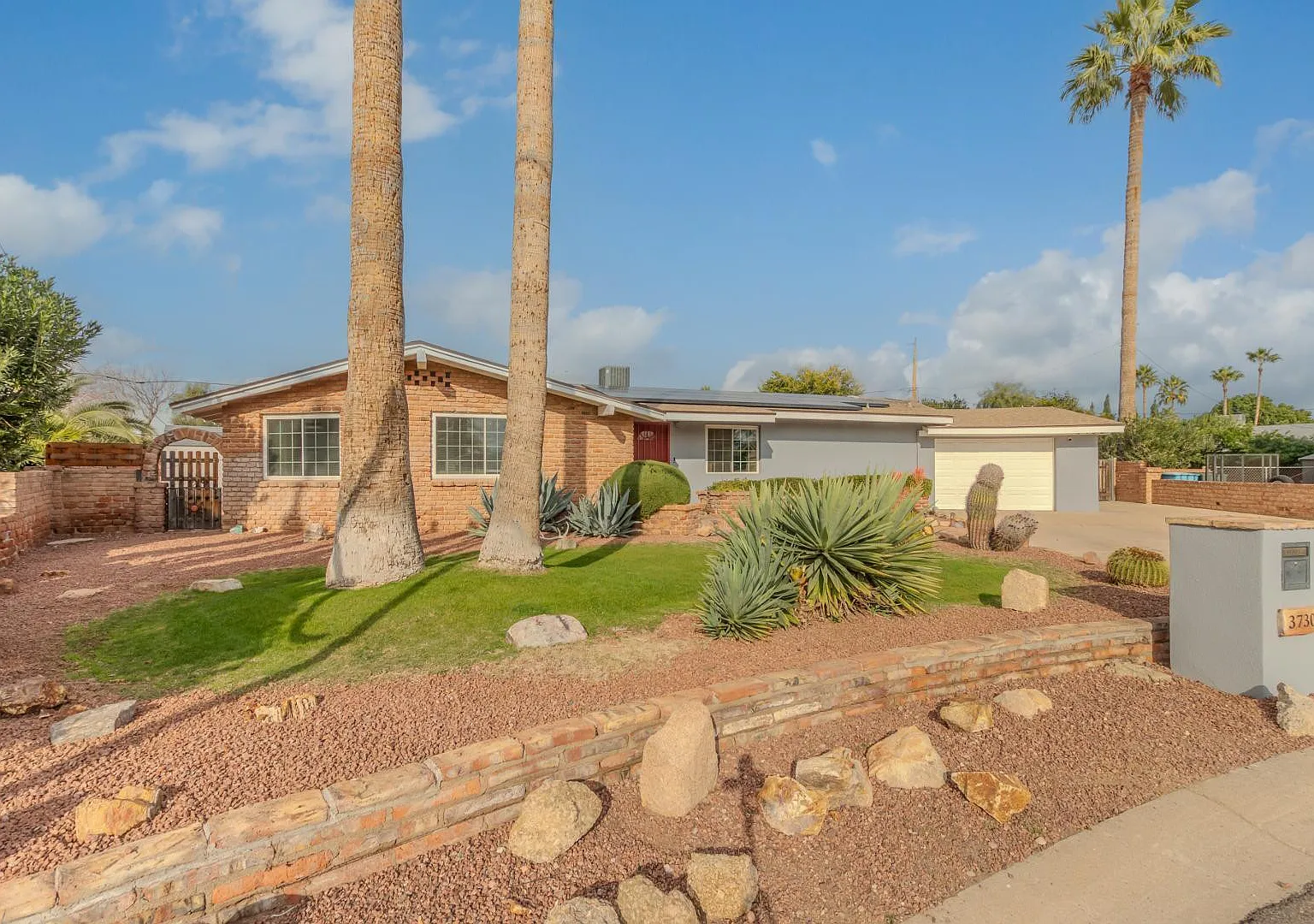 3 bed, 2.0 bath, 1830 sqft, $3,500 — Photo 1