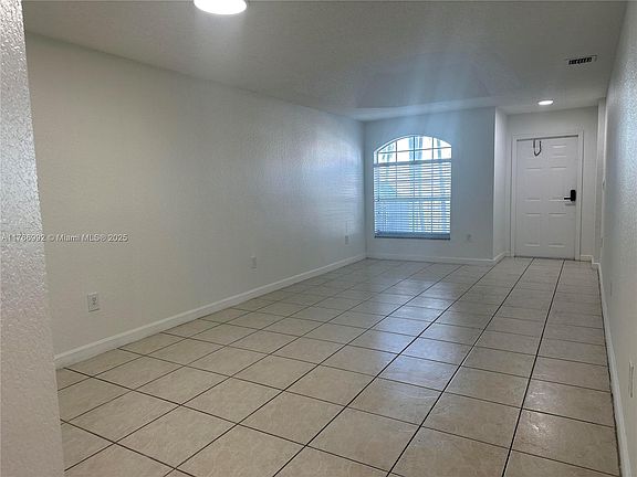 4th image of 5100 NW 116th Ct
