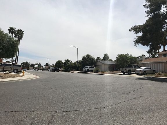 5th image of 3870 Autumn St