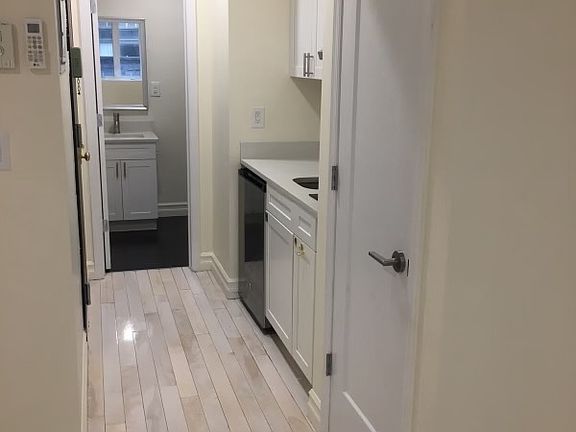5th image of 9 W 32nd St #3C