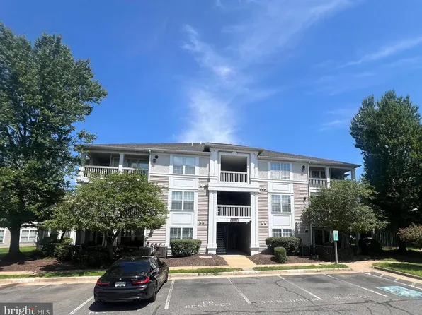 8103 Lacy Dr APT 301, Manassas, VA 20109