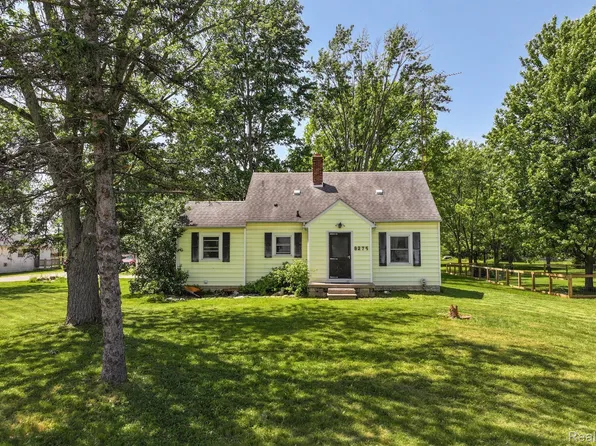 9275 N Saginaw Rd, Mount Morris, MI 48458