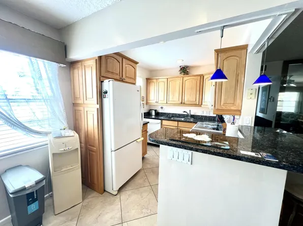 328 Farnham P, Deerfield Beach, FL 33442