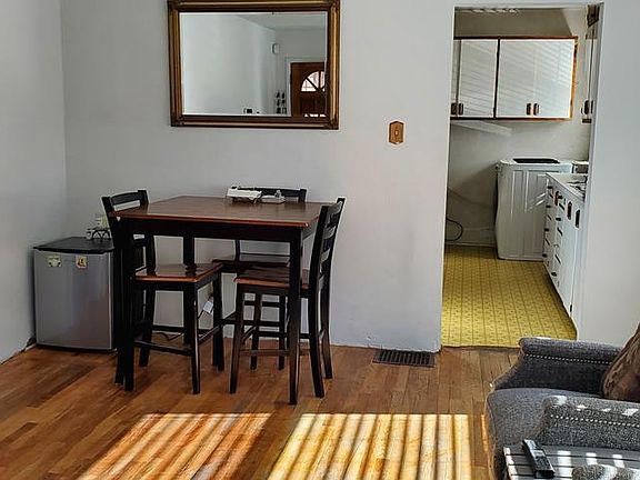 4th image of 808 Brown Ave