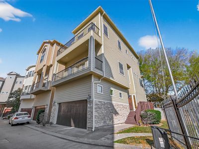 2063 W 14th 1/2 St, Houston, TX, 77008