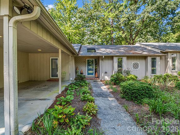 3rd image of 55 Diamond Ridge Ln