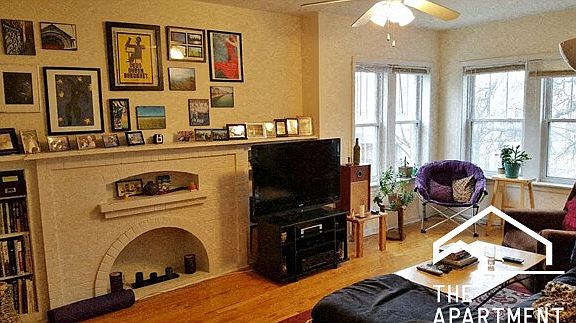 3rd image of 2016 W Ainslie St #1