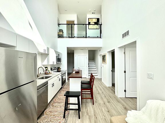 5th image of 915 N Broad St #604