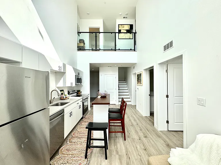 915 N Broad St #604 — Photo 5