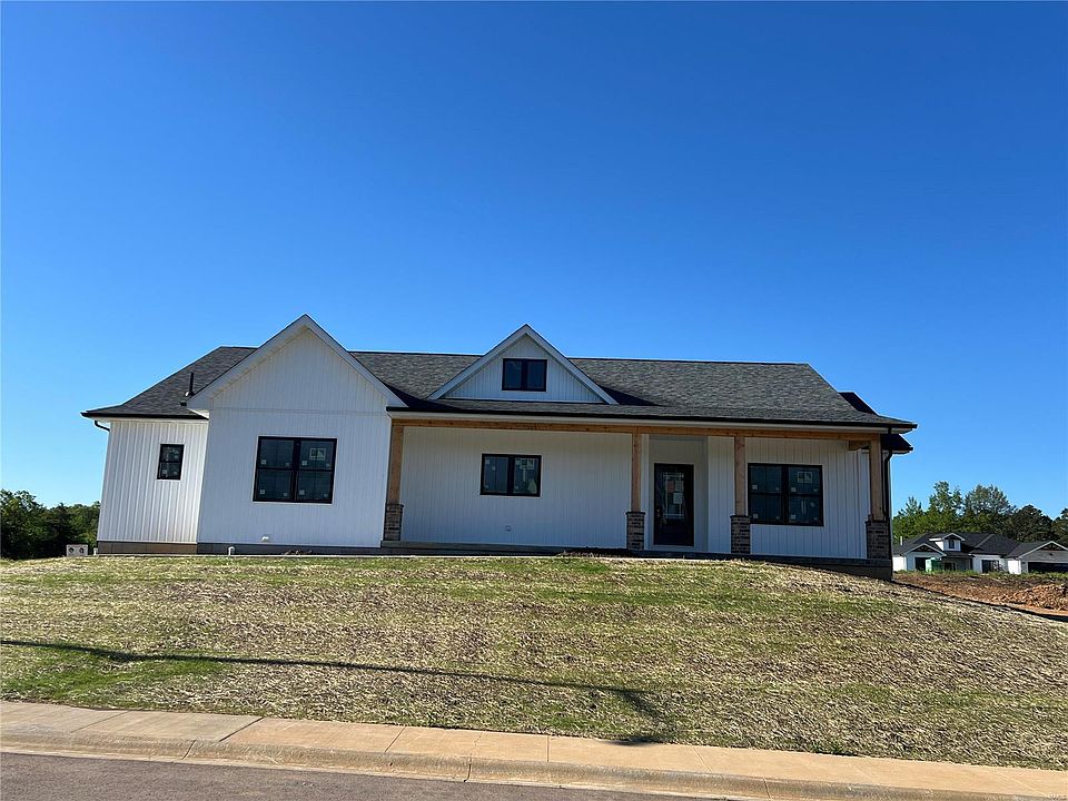 2nd image of 212 Sunny Dr
