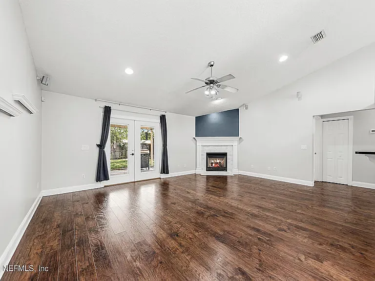 1860 Samuel Adams Ct — Photo 7