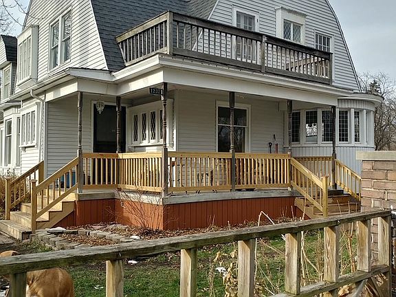2nd image of 1237 Owen St