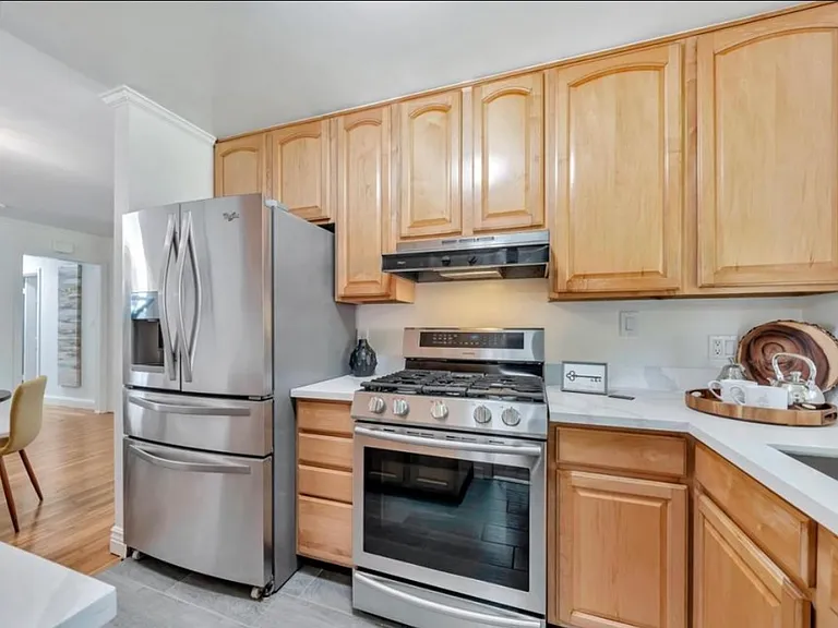 2319 S Norfolk St — Photo 9