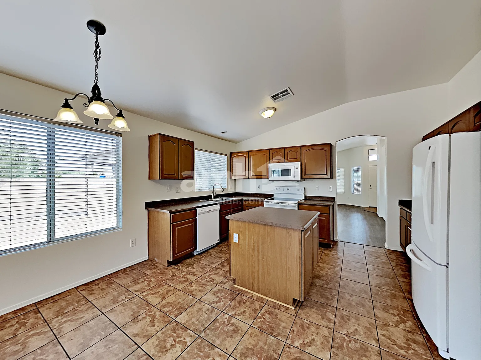 4 bed, 2.5 bath, 1870 sqft, $2,170 — Photo 4