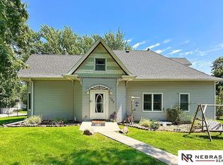 100 S 7th St, Staplehurst, NE 68439