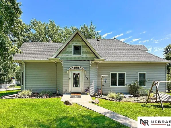 100 S 7th St, Staplehurst, NE 68439
