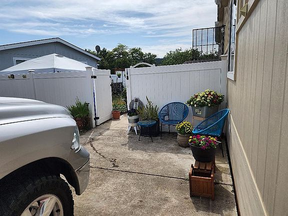 3rd image of 226 Owyhee Ln #46